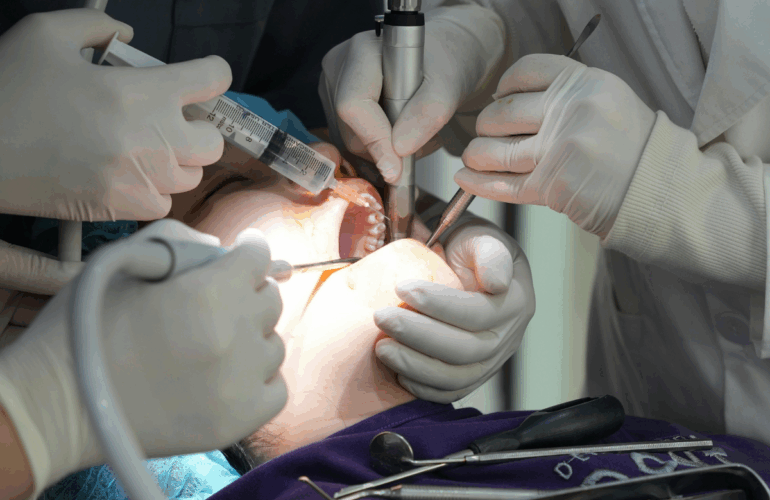 clinica dental odontologia